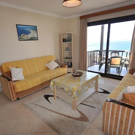 Sleeps 5 With Pool And Air Con 公寓 *